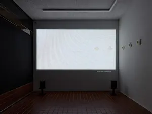 渡辺泰子「We are tilting.」より、「Tilging [no. 001] state」